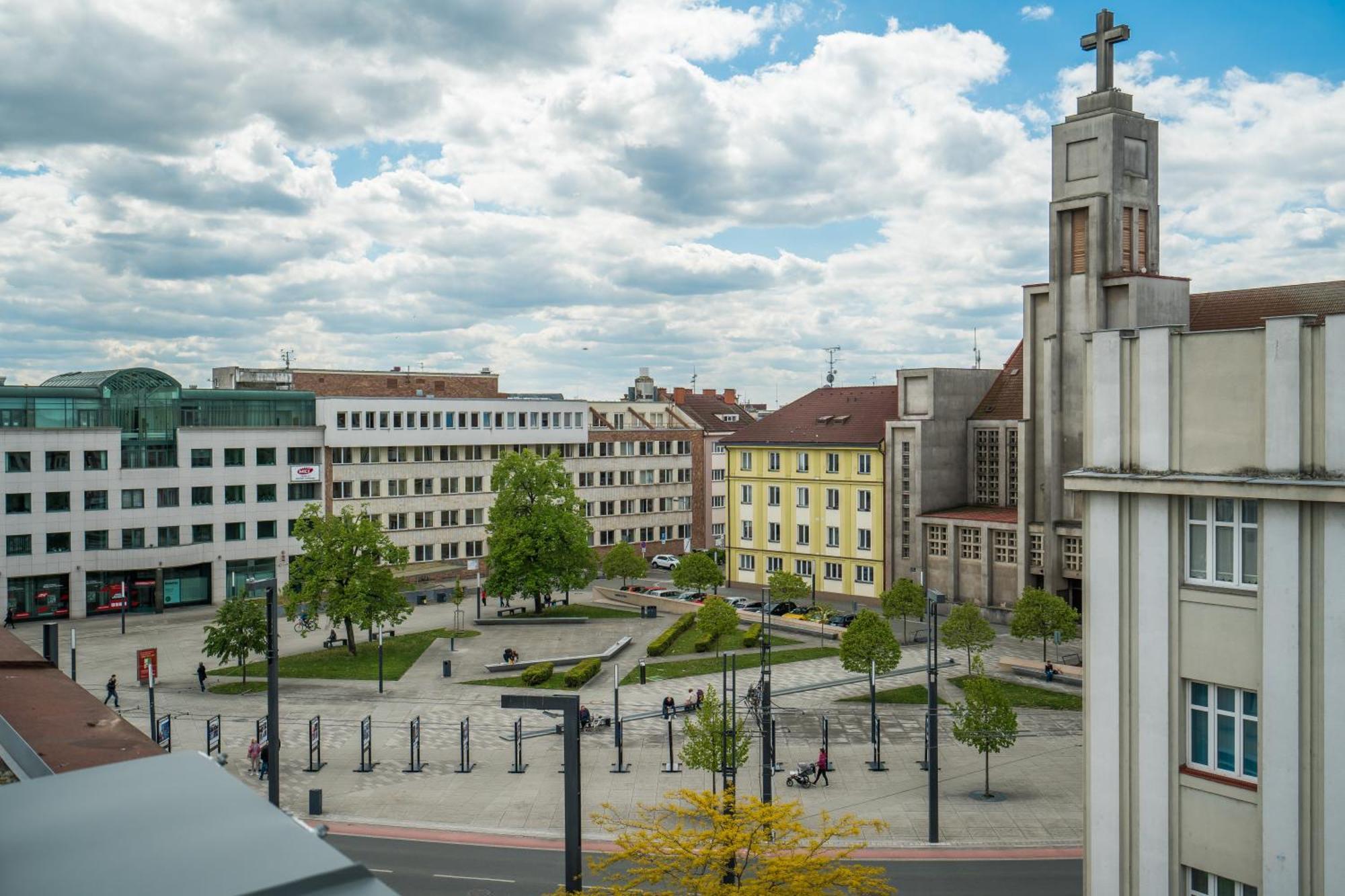 Perla Hradce 302 Apartment Hradec Kralove Exterior photo